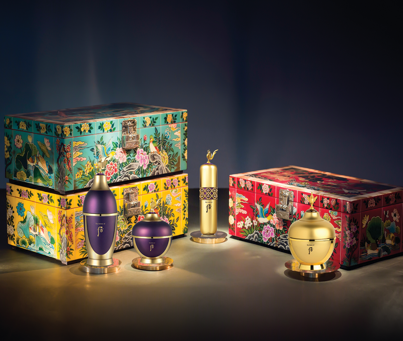 Imperial Youth products displaying with State Honors Speciality Set of 2018 with the theme of Hwagak, the Korea’s Unique Royal Woodcraft.