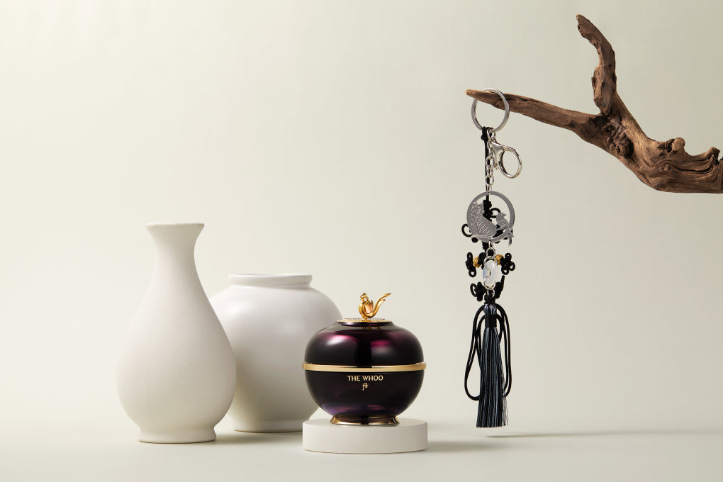 Harta Lacquer Beauty Tray Set and Mini Nossi bag for orders over $1,000