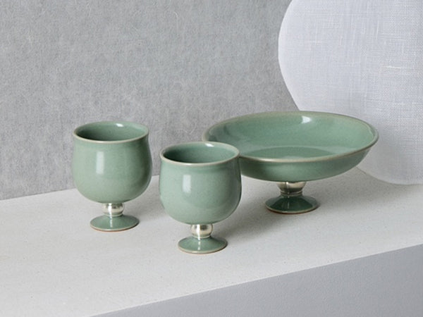 THE WHOO YERAMIC Tray and Cup Duo Set, featuring a celadon tray and two matching tea cups.